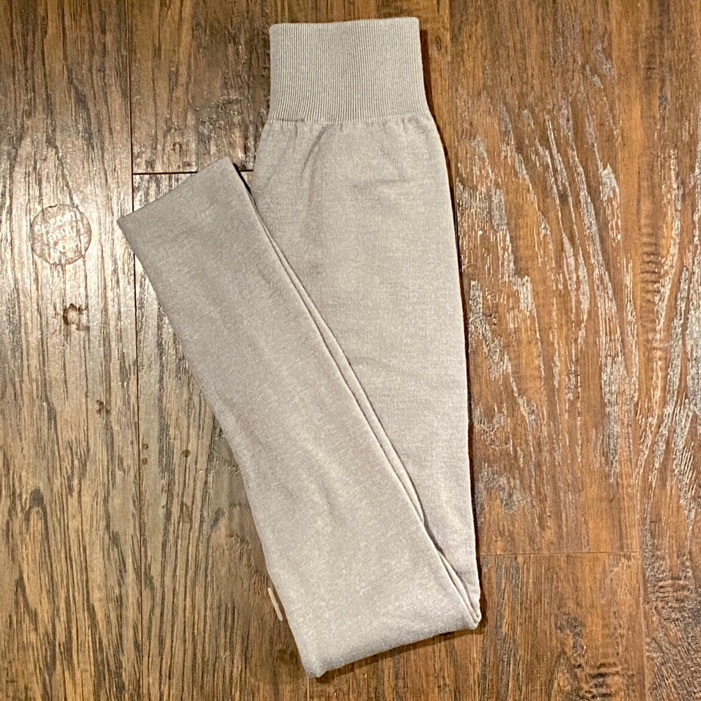 Grey leggings